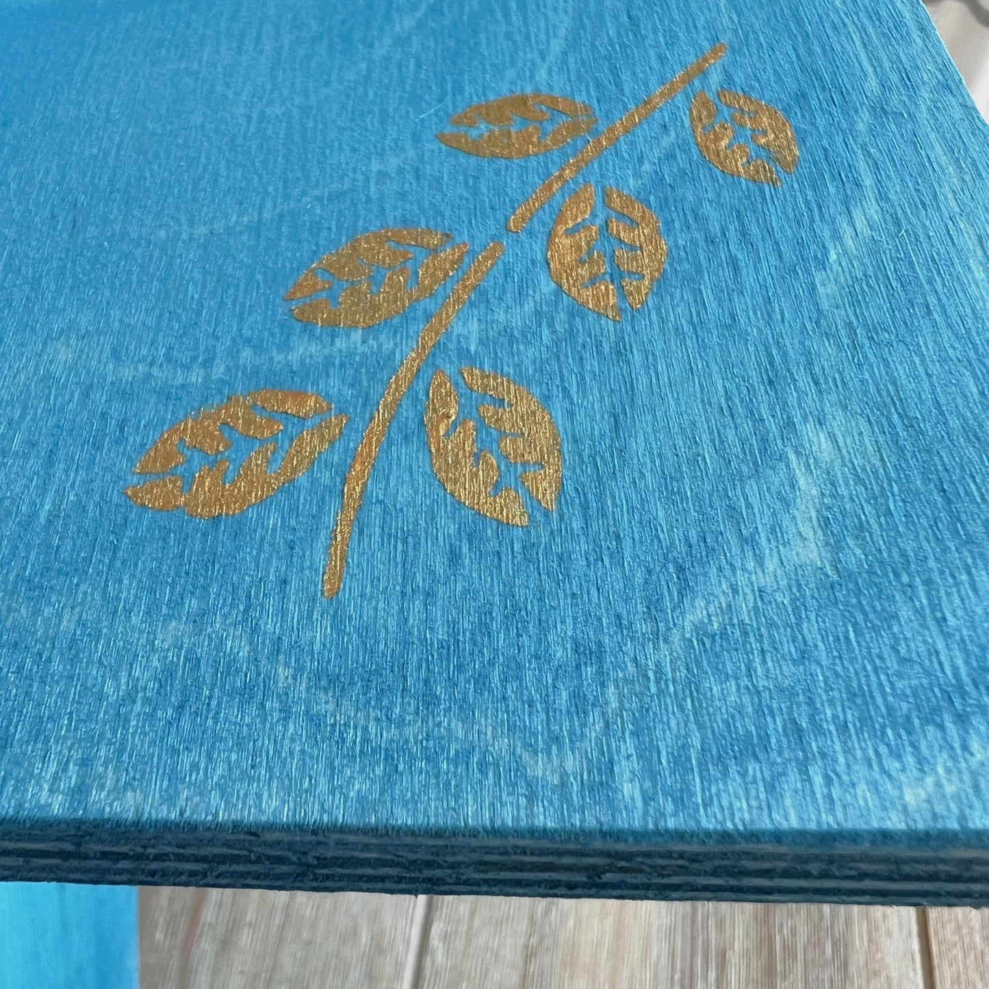 2-Tier Wood Display Stand: Tabletop Collapsible Shelving for Craft Shows and Markets